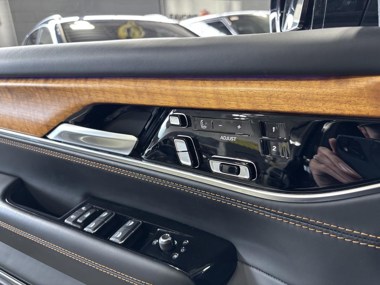 2022 Jeep Grand Wagoneer Series III 4x4|FAMCAM|7PASS|MASSAGE|WOOD|HEADSUP|+ Photo