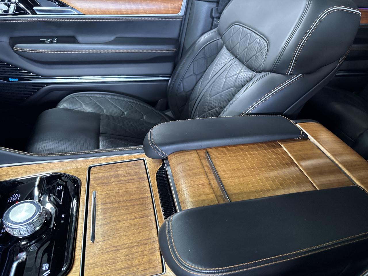 2022 Jeep Grand Wagoneer Series III 4x4|FAMCAM|7PASS|MASSAGE|WOOD|HEADSUP|+ Photo