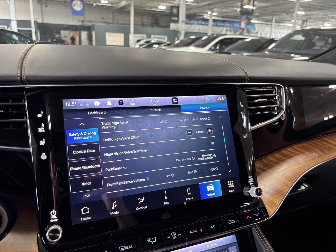 2022 Jeep Grand Wagoneer Series III 4x4|FAMCAM|7PASS|MASSAGE|WOOD|HEADSUP|+ Photo