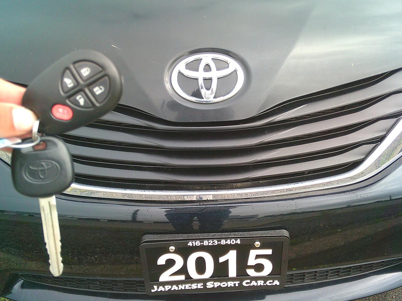 2015 Toyota Sienna 5 dr LE 8-Pass FWD Photo