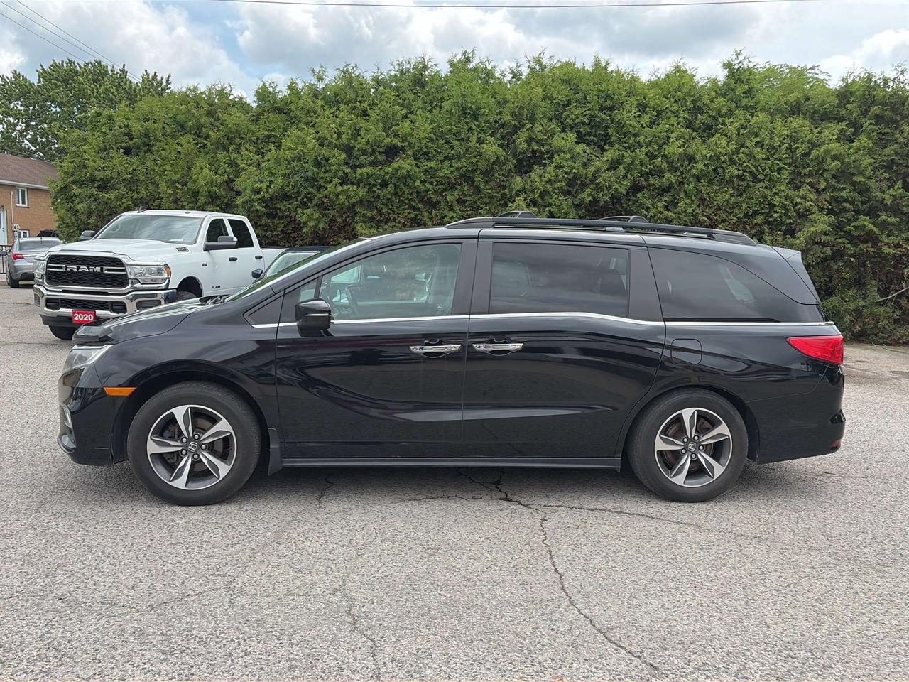 2018 Honda Odyssey EX-L, 8 PASS, CLEAN CARFAX, POWER SLIDING DOORS! Photo