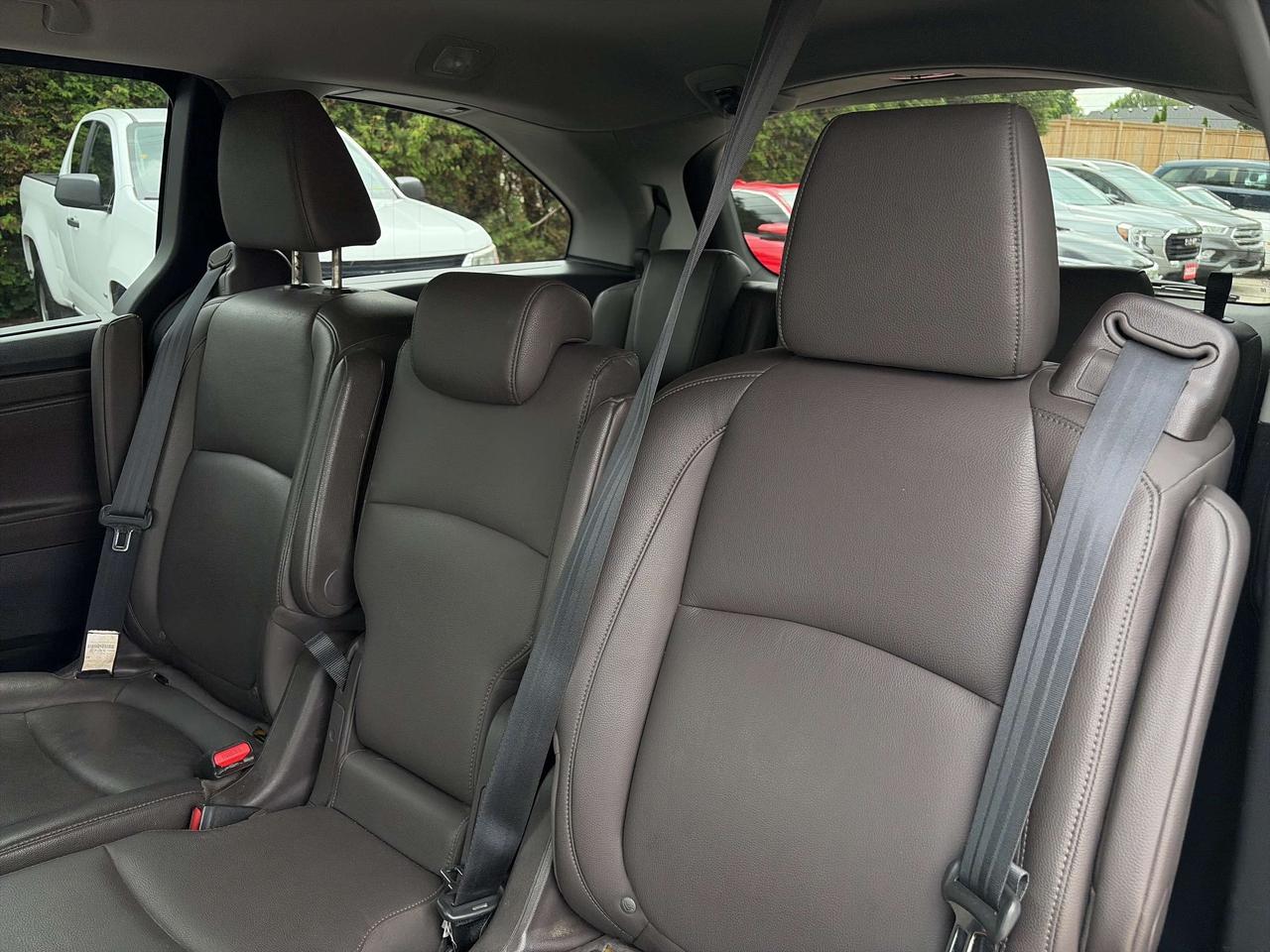 2018 Honda Odyssey EX-L, 8 PASS, CLEAN CARFAX, POWER SLIDING DOORS! Photo