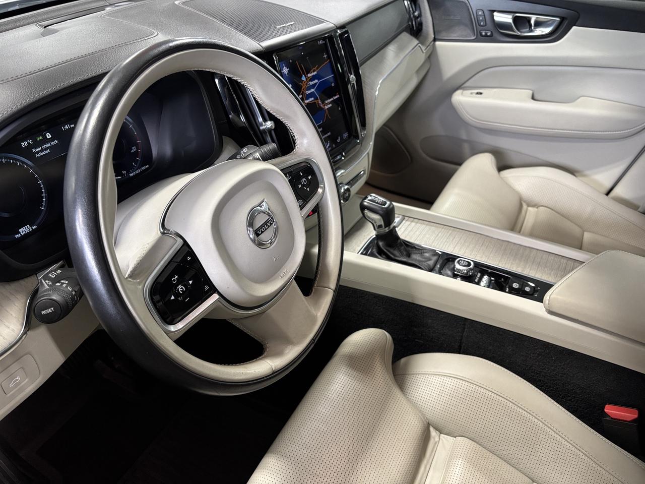 2021 Volvo XC60 T6 Inscription|AWD|NAV|HARMANKARDON|CREAMLEATHER|+ Photo