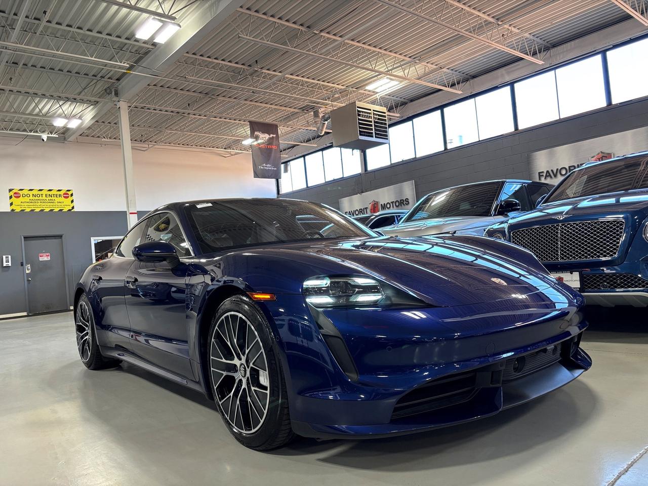 2020 Porsche Taycan Turbo|CLUSTERNAV|3DCAM|BOSE|MATRIXLED|CREAMLEATHER Photo