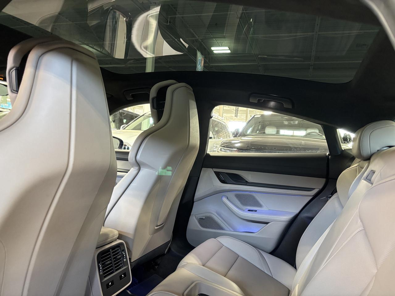 2020 Porsche Taycan Turbo|CLUSTERNAV|3DCAM|BOSE|MATRIXLED|CREAMLEATHER Photo