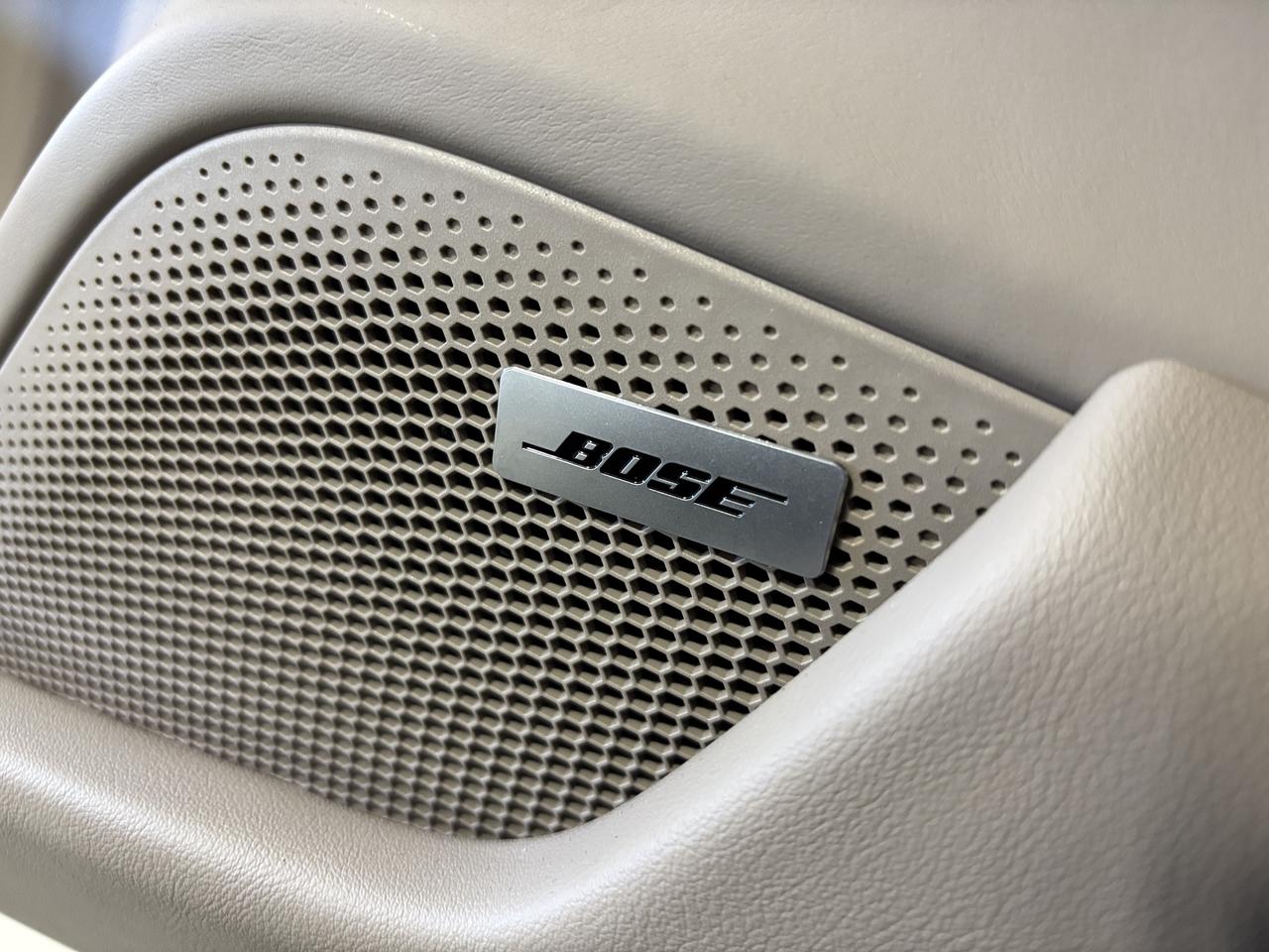 2020 Porsche Taycan Turbo|CLUSTERNAV|3DCAM|BOSE|MATRIXLED|CREAMLEATHER Photo