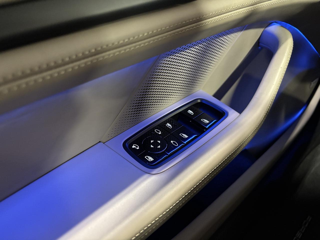 2020 Porsche Taycan Turbo|CLUSTERNAV|3DCAM|BOSE|MATRIXLED|CREAMLEATHER Photo