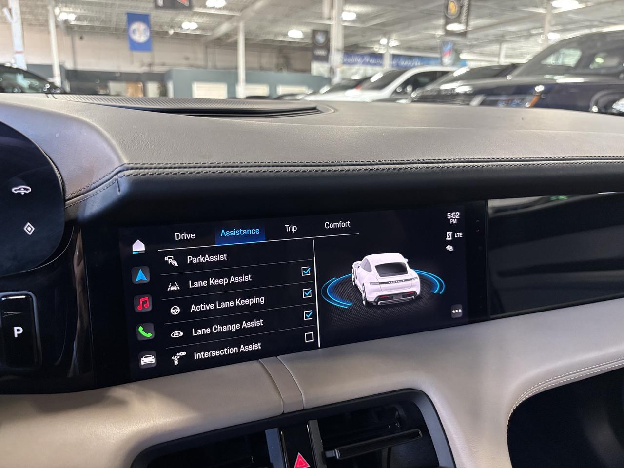 2020 Porsche Taycan Turbo|CLUSTERNAV|3DCAM|BOSE|MATRIXLED|CREAMLEATHER Photo