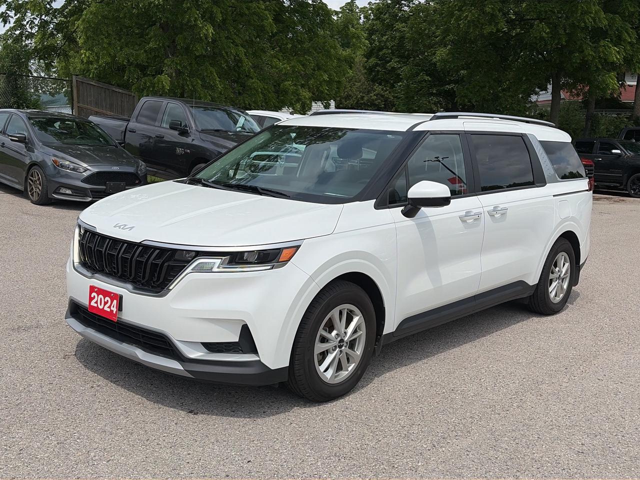 2024 Kia Carnival LX FWD, CLEAN CARFAX, 8 PASSENGER, REMOTE START! - Photo #4