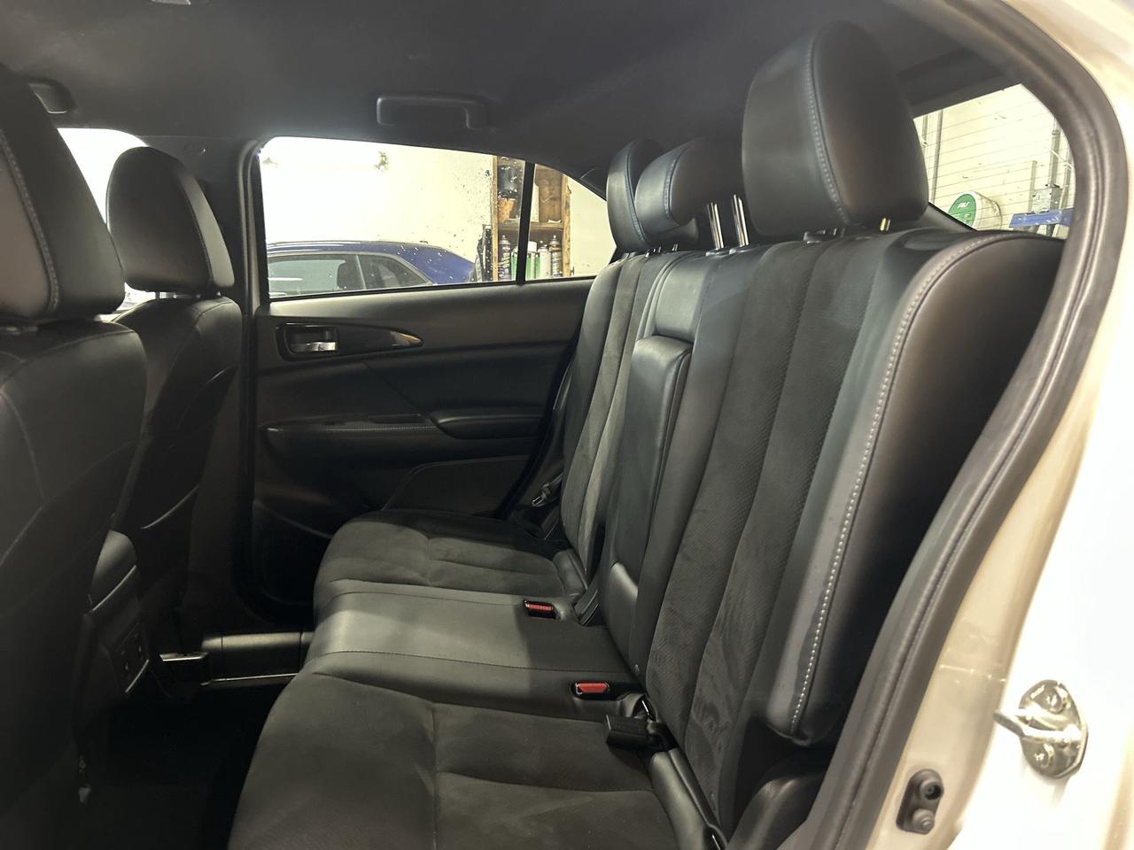 2023 Mitsubishi Eclipse Cross SEL AWD | HTD LEATHER | CARPLAY | 360 CAM | HUD Photo