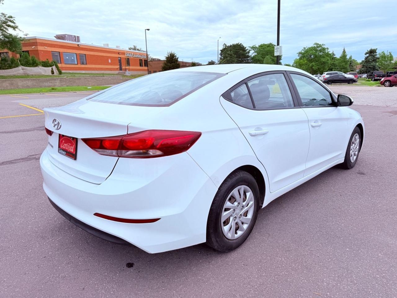 2017 Hyundai Elantra 4dr Sedan Automatic LE Photo