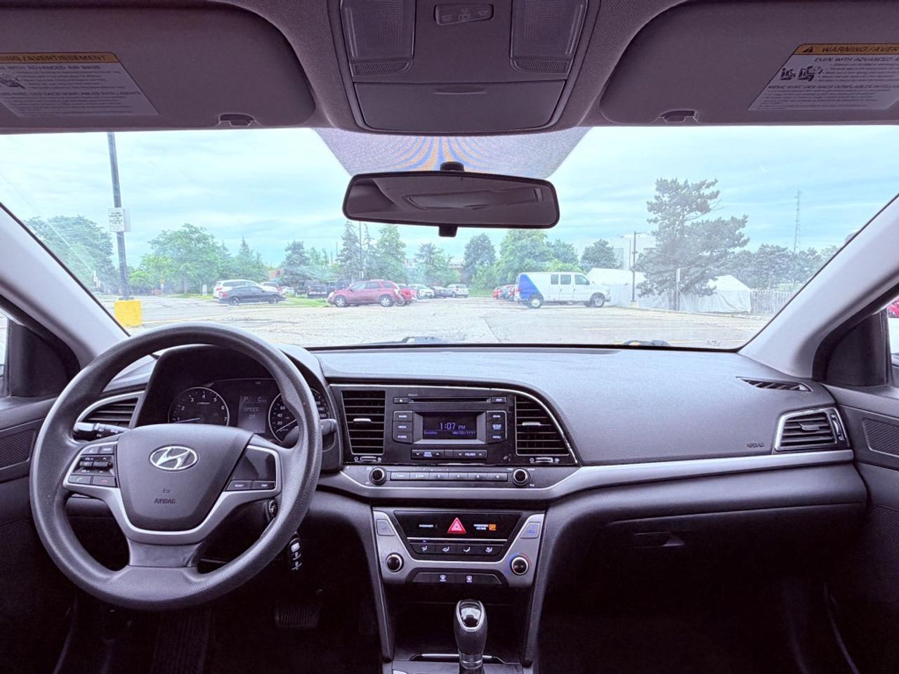 2017 Hyundai Elantra 4dr Sedan Automatic LE Photo