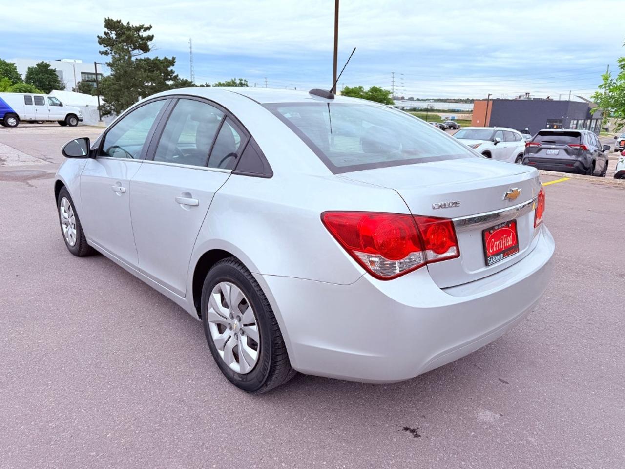 2015 Chevrolet Cruze 4dr Sedan 1LT Photo