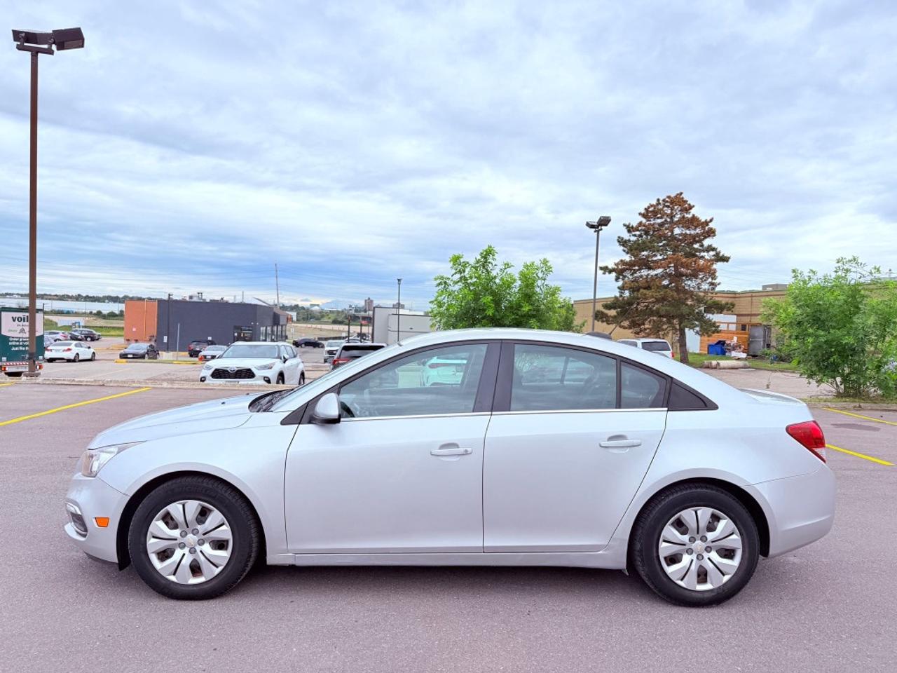 2015 Chevrolet Cruze 4dr Sedan 1LT Photo