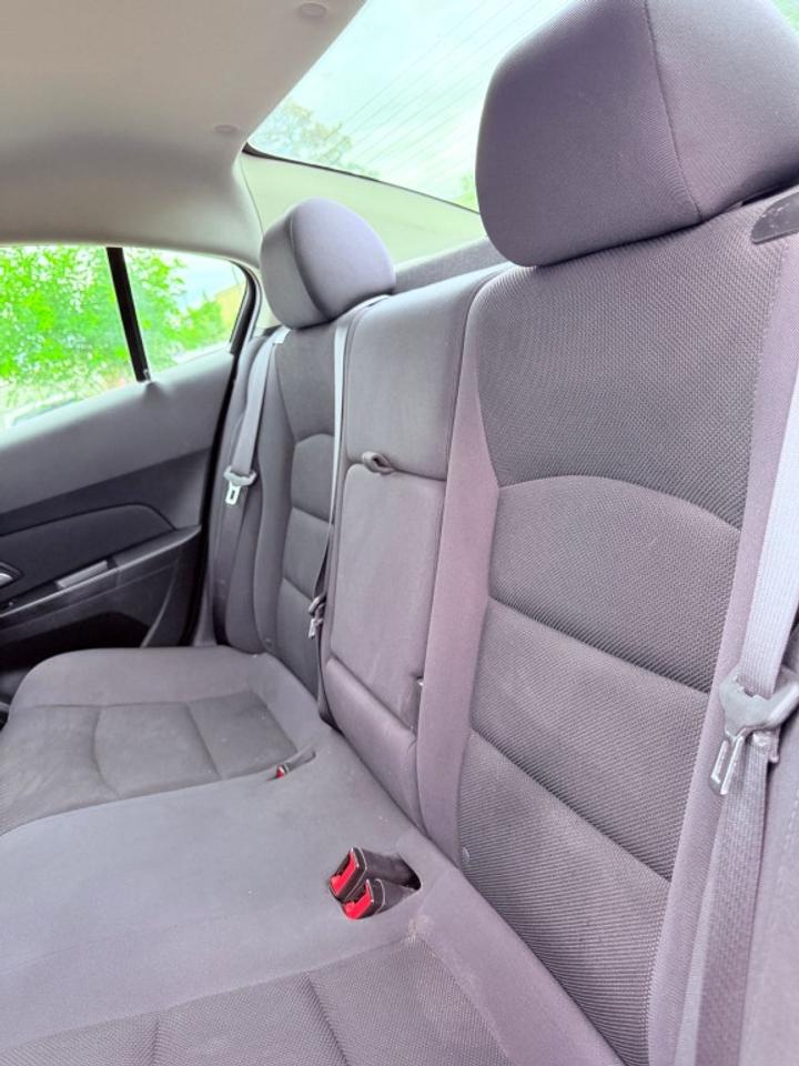 2015 Chevrolet Cruze 4dr Sedan 1LT Photo