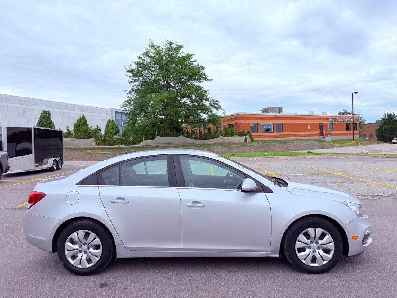 2015 Chevrolet Cruze 4dr Sedan 1LT Photo