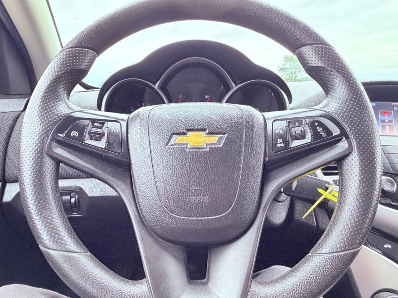 2015 Chevrolet Cruze 4dr Sedan 1LT Photo