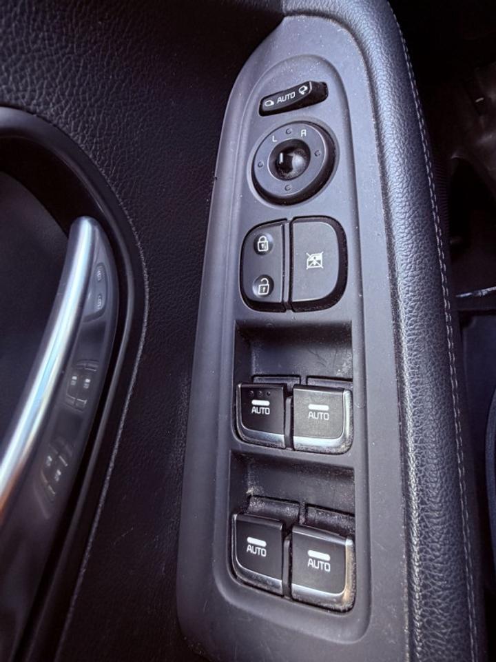 2015 Kia Rondo 4dr Wagon Automatic EX Value Photo