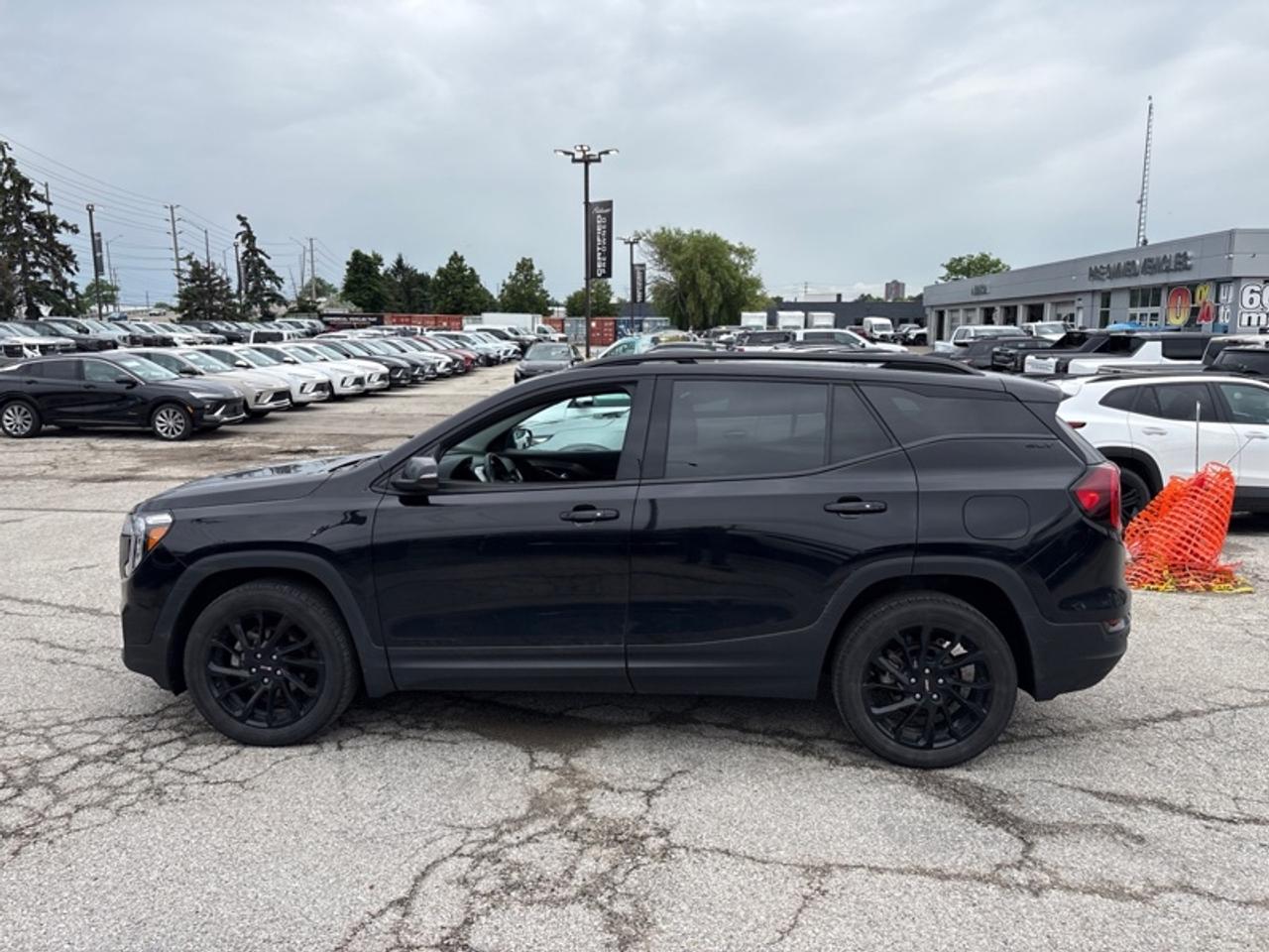 2023 GMC Terrain SLT Photo