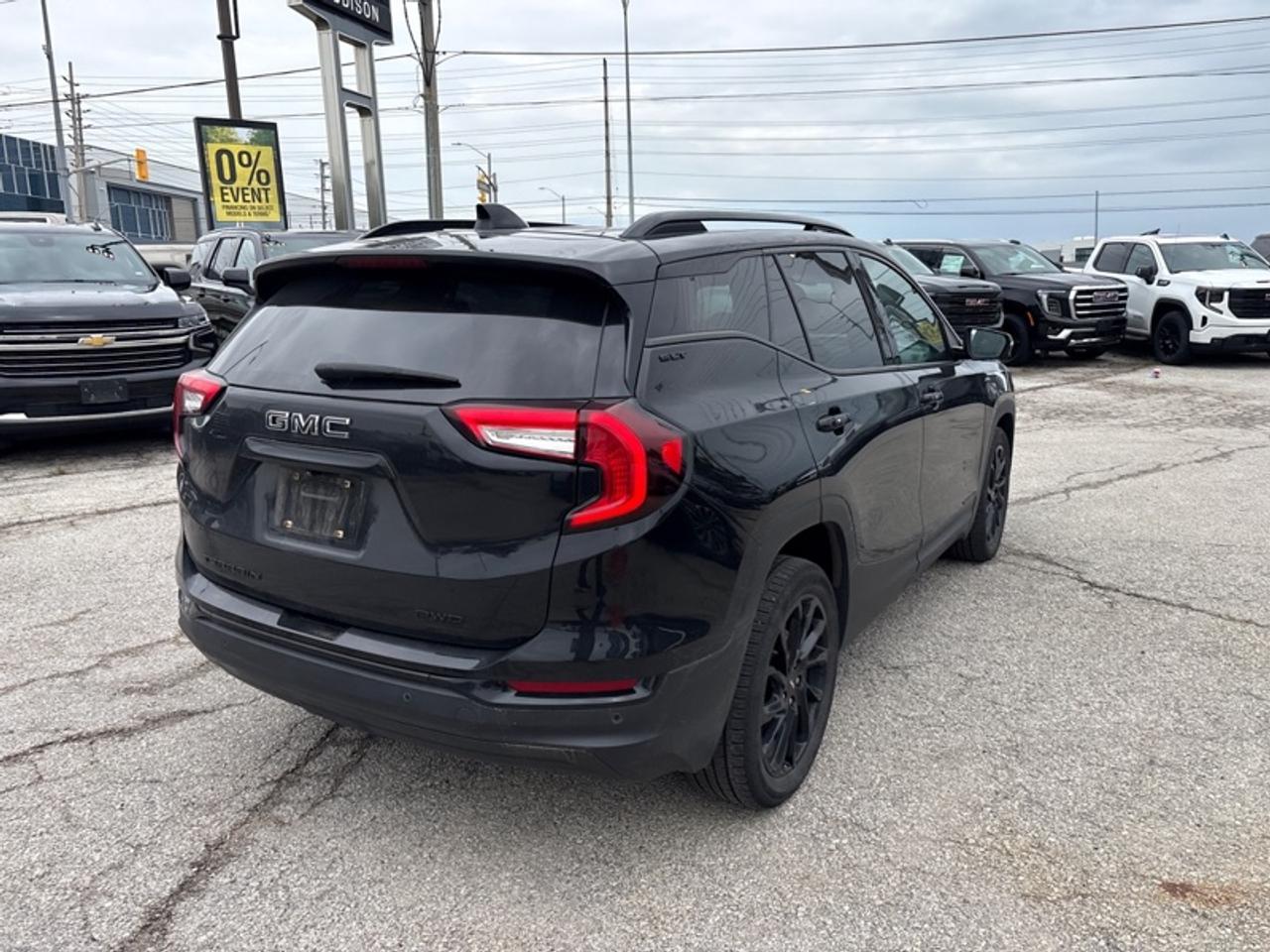 2023 GMC Terrain SLT Photo4