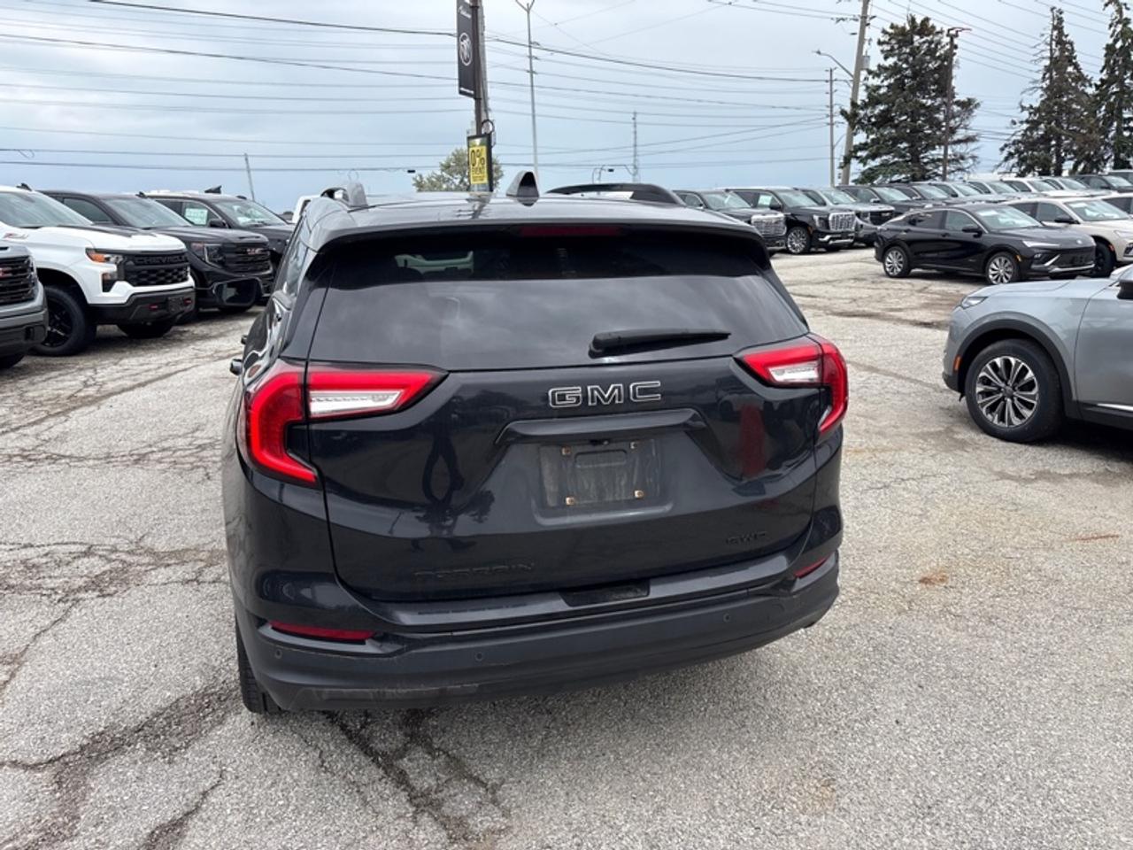 2023 GMC Terrain SLT Photo