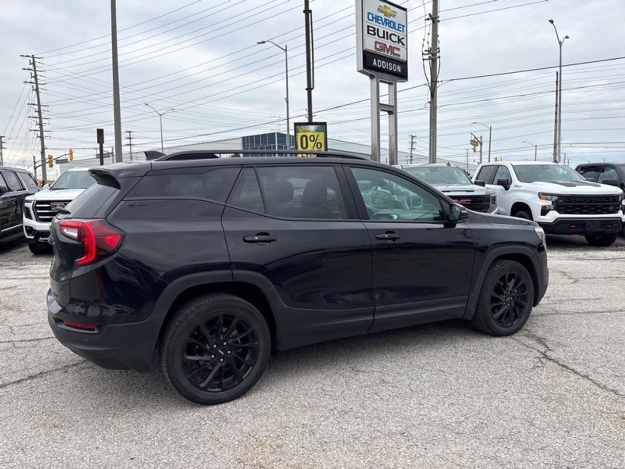 2023 GMC Terrain SLT Photo