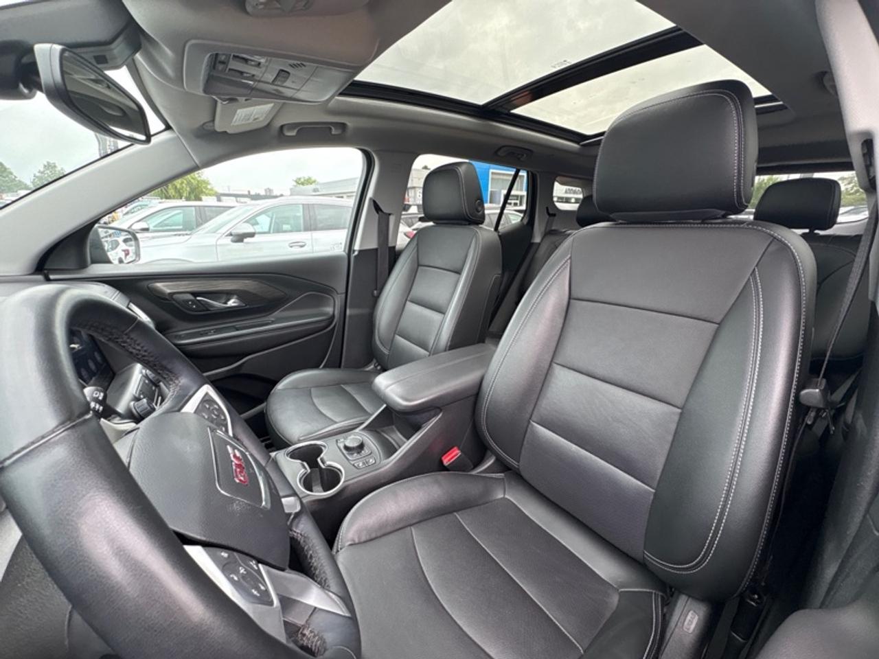 2023 GMC Terrain SLT Photo