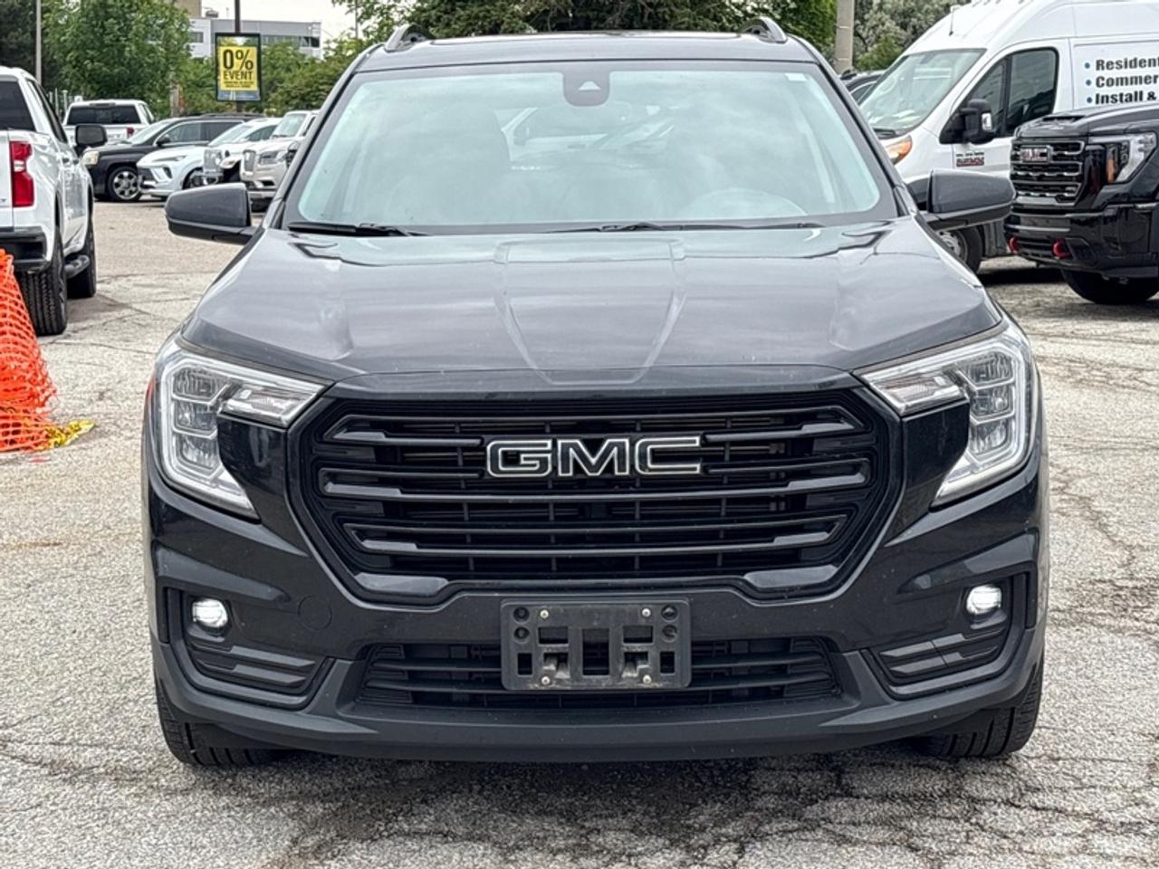 2023 GMC Terrain SLT Photo
