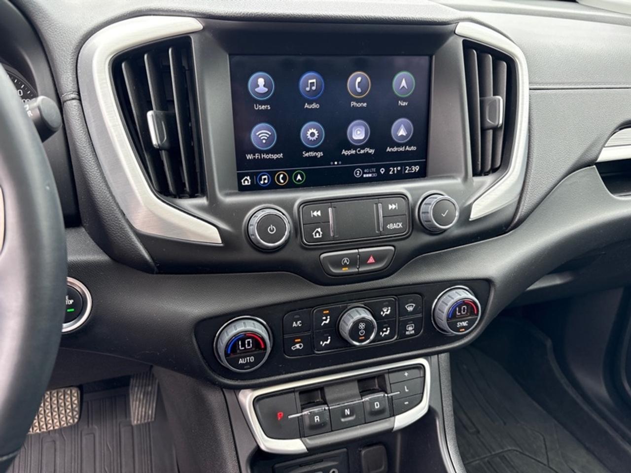 2023 GMC Terrain SLT Photo
