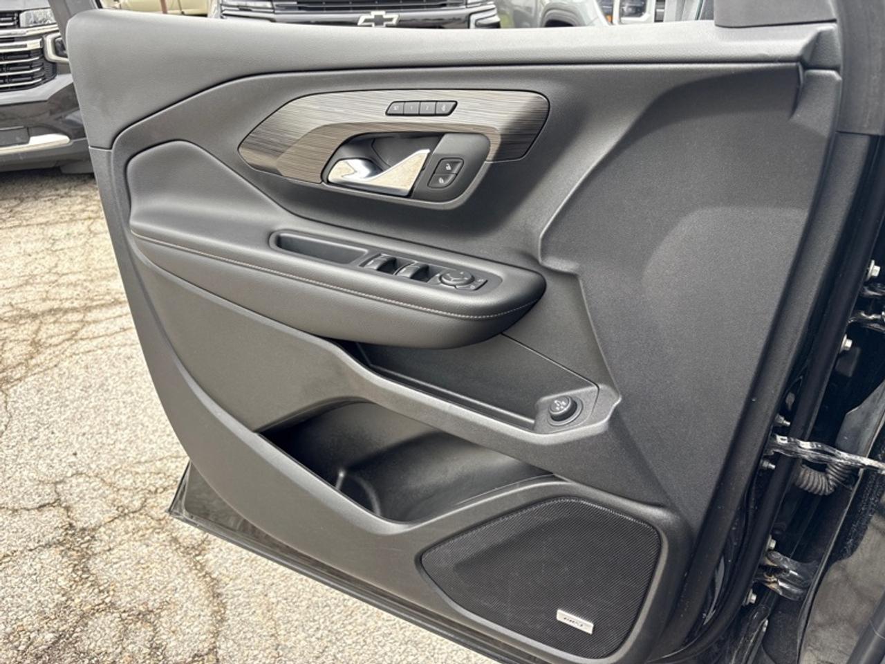 2023 GMC Terrain SLT Photo