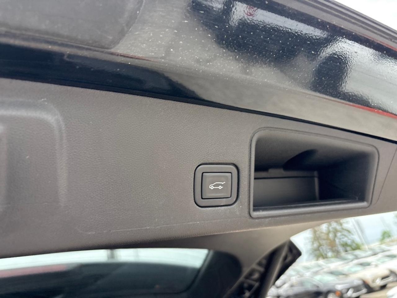 2023 GMC Terrain SLT Photo
