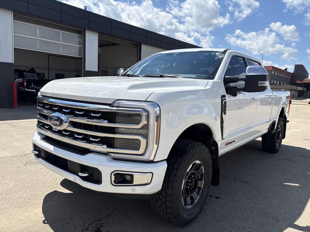 2024 Ford F-350 Super Duty SRW Platinum Photo1
