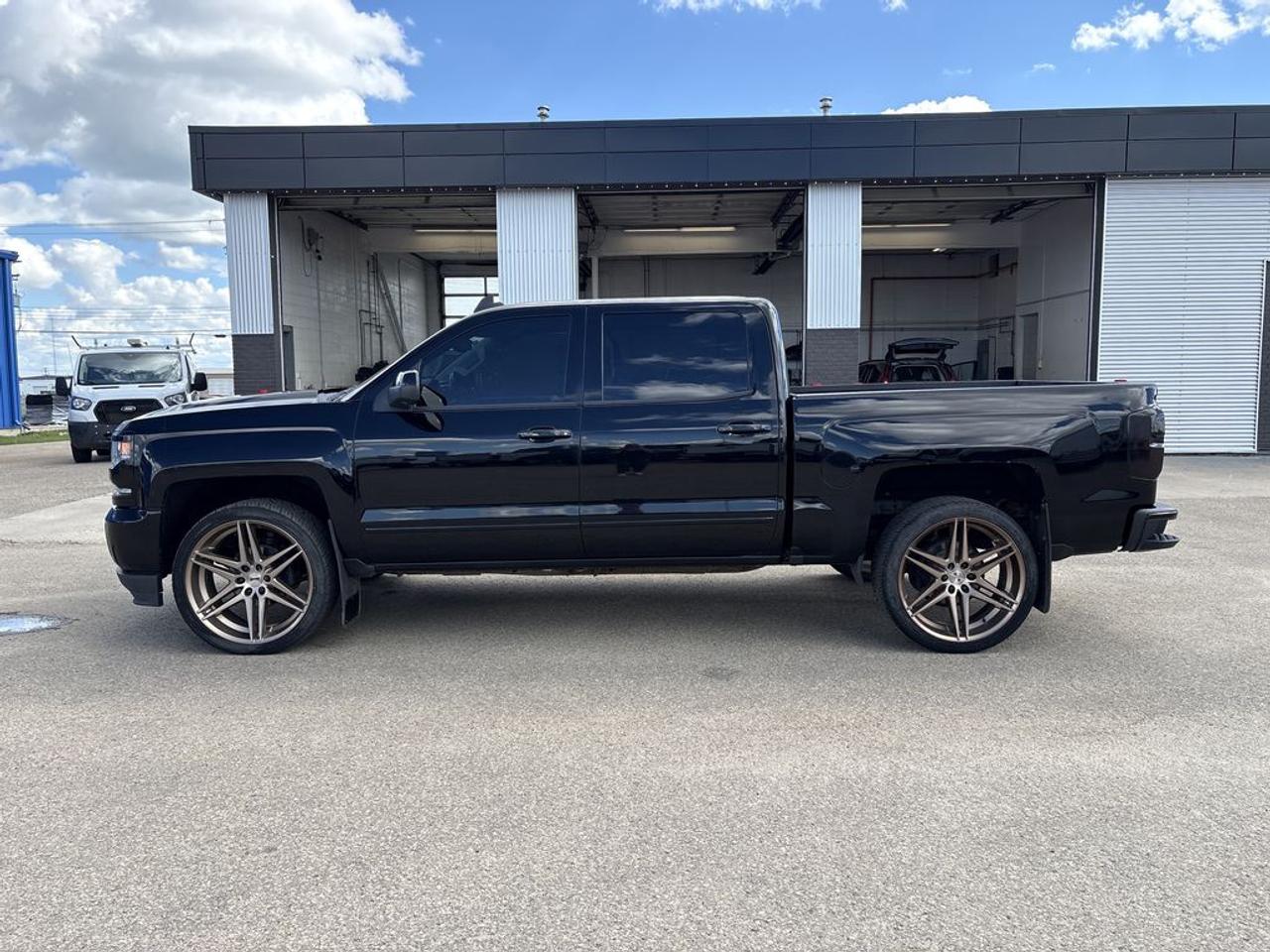 2018 Chevrolet Silverado 1500 LTZ Photo3