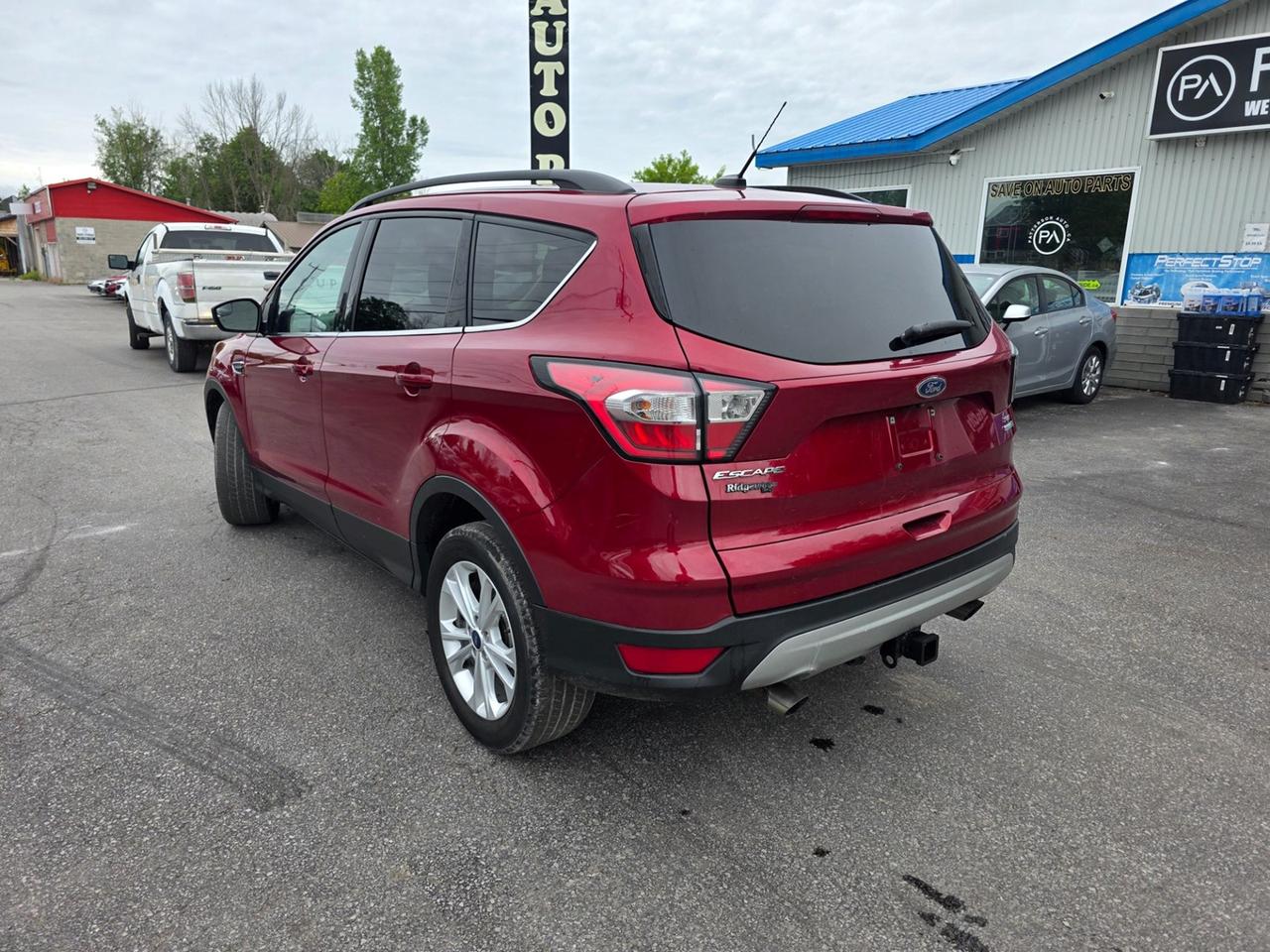 2018 Ford Escape SE 4WD Photo2