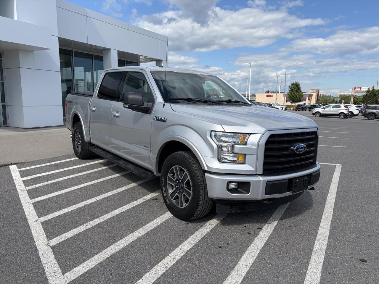 2017 Ford F-150 XLT Photo2