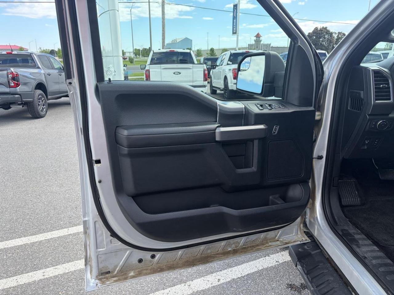 2017 Ford F-150 XLT Photo
