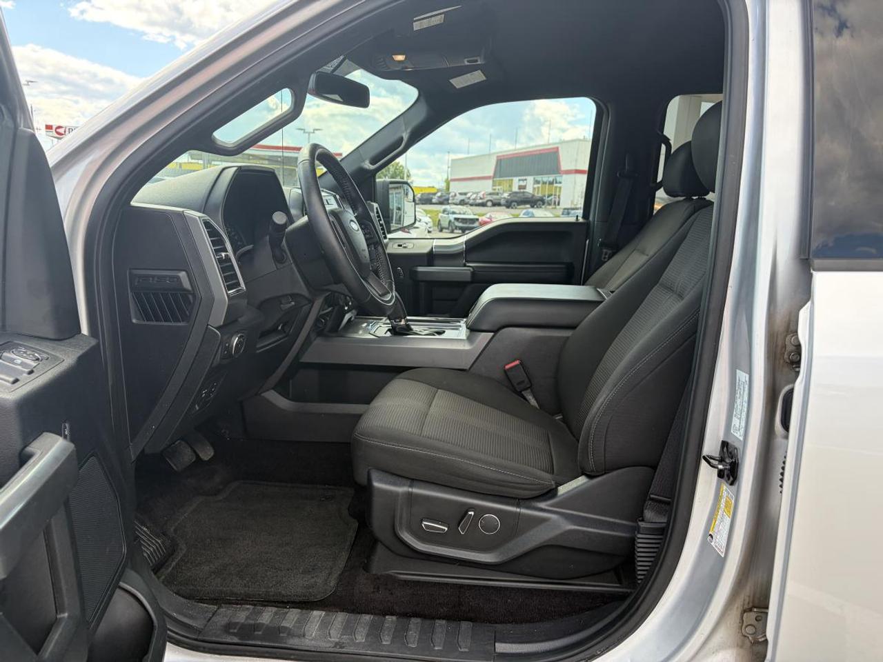 2017 Ford F-150 XLT Photo