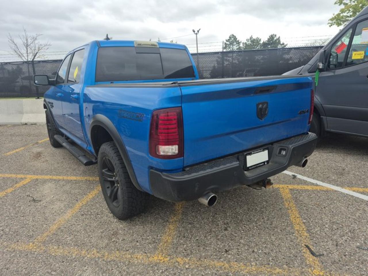 2021 RAM 1500 Classic Warlock Crew 4X4 | 5.7L Hemi | Heated Bucket Seats | Heated Wheel | Nav | Remote Start | and More ! Photo4