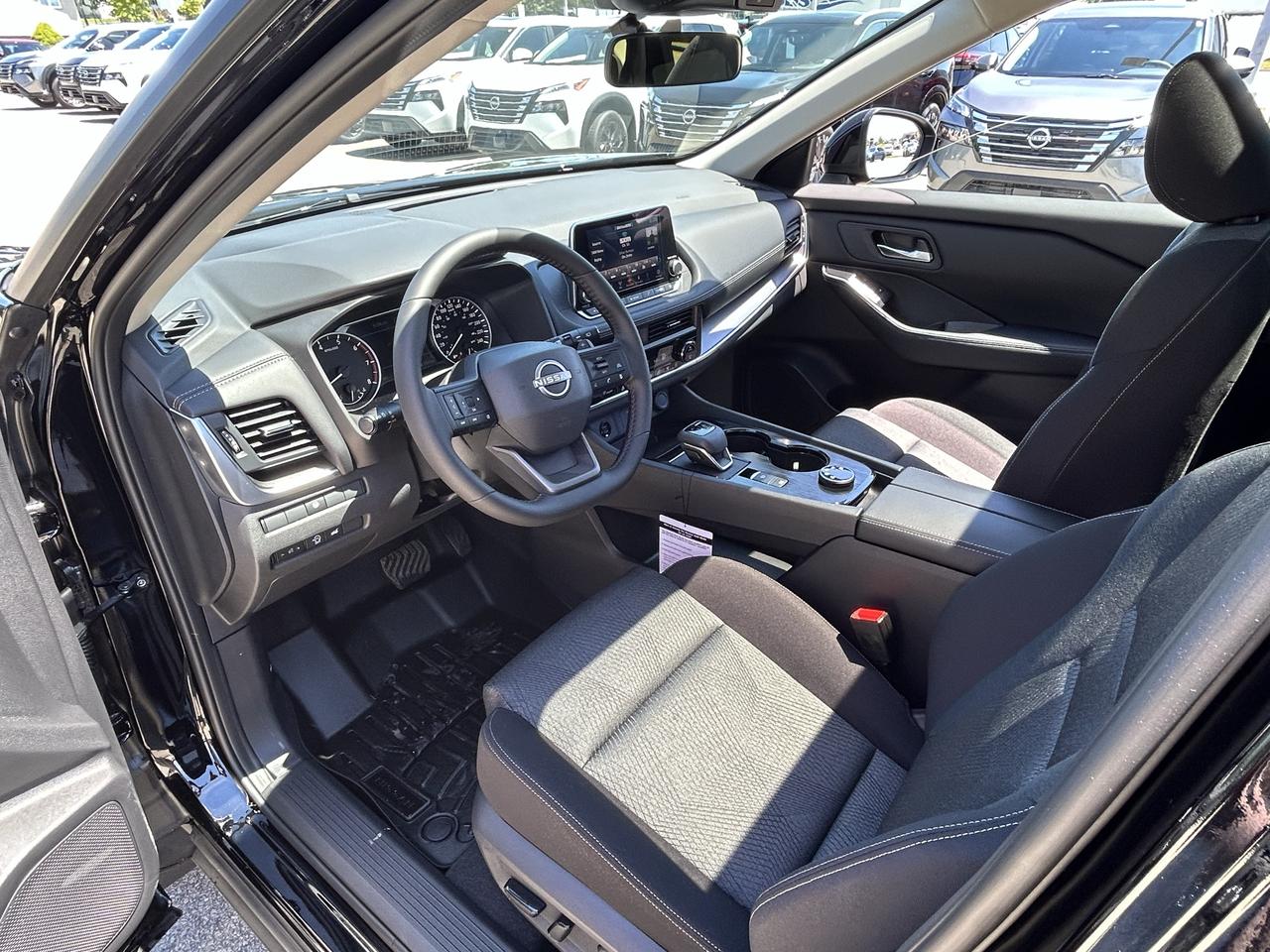 2026 Nissan Rogue SV MOONROOF Photo
