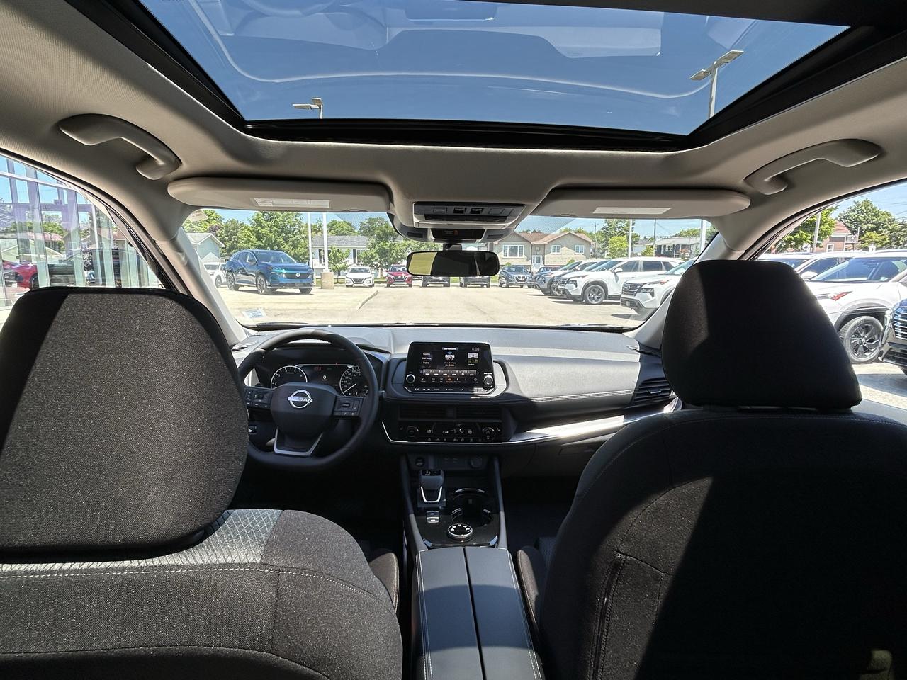 2026 Nissan Rogue SV MOONROOF Photo