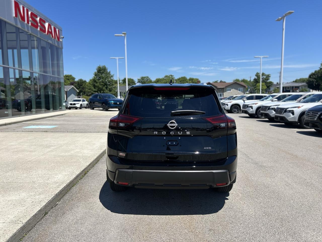2026 Nissan Rogue SV MOONROOF Photo