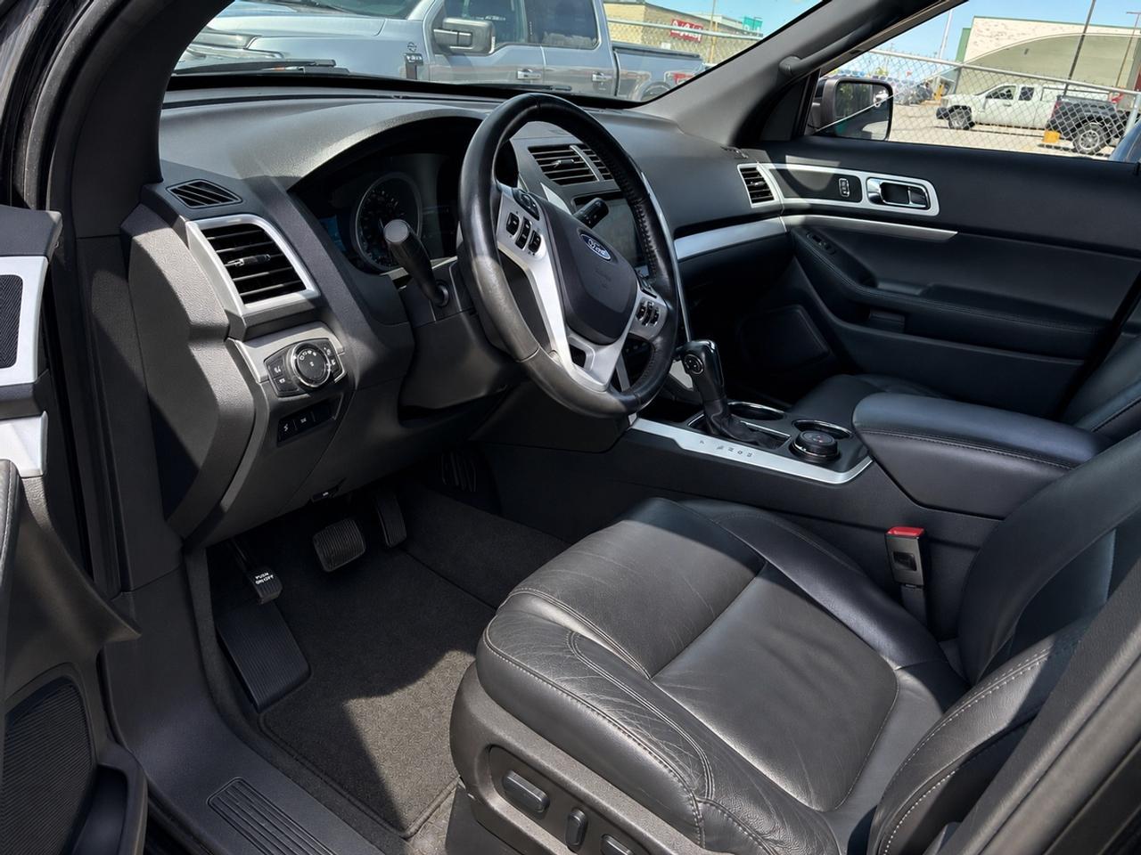 2014 Ford Explorer XLT - NO ACCIDENTS - TWO OWNERS Photo4