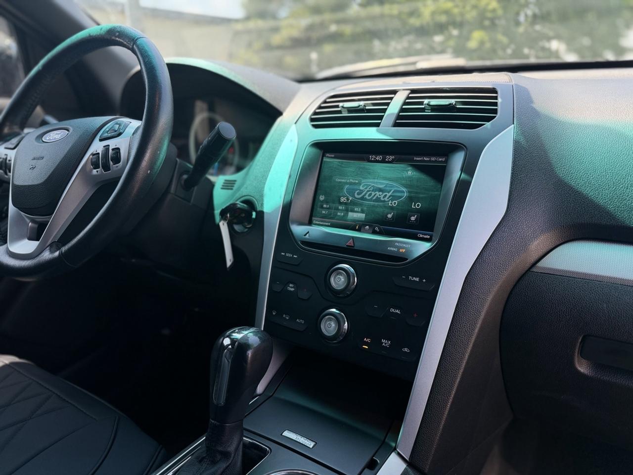 2014 Ford Explorer XLT - NO ACCIDENTS - TWO OWNERS Photo