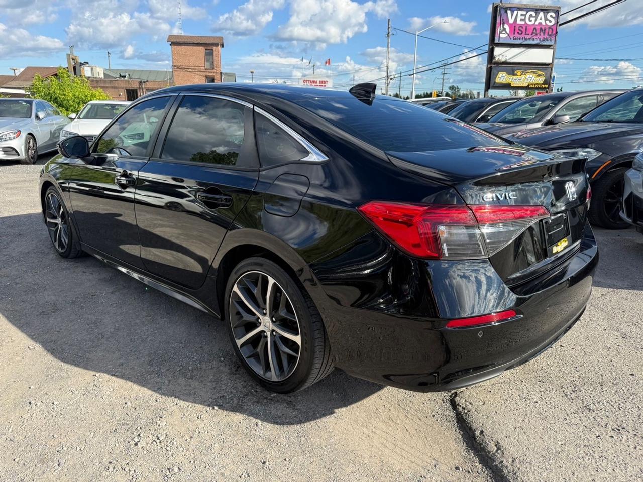 2022 Honda Civic Touring Photo