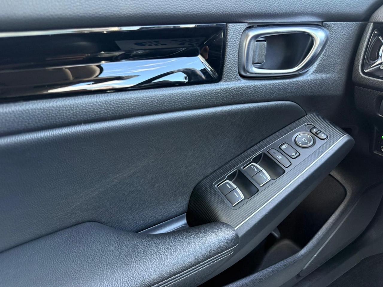 2022 Honda Civic Touring Photo