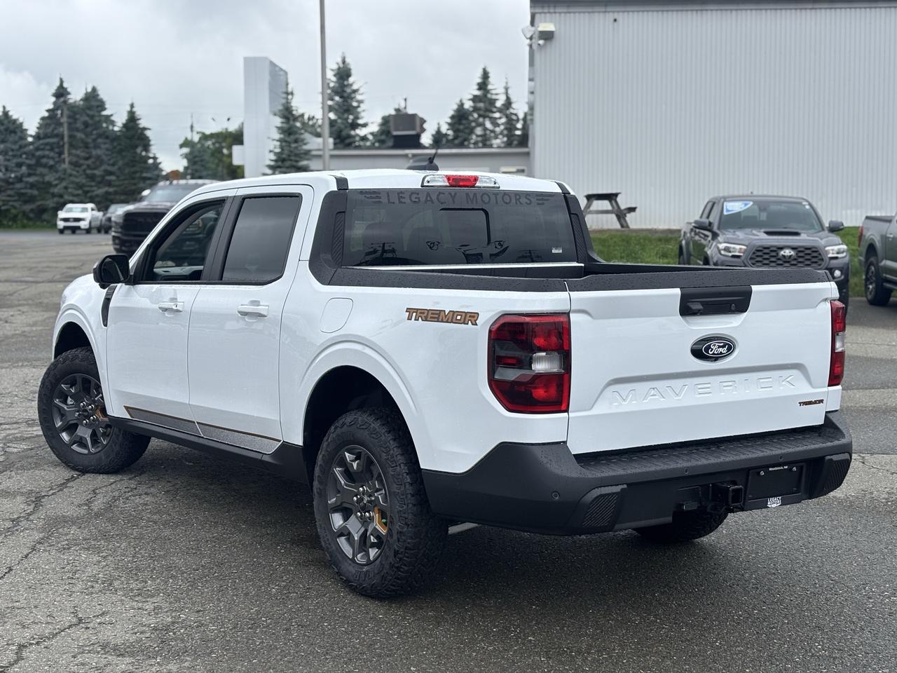 2026 Ford Maverick TREMOR AWD SuperCrew Photo2