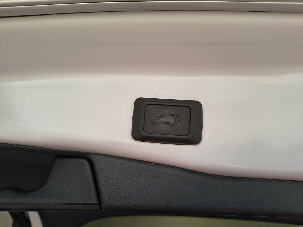 2023 Toyota RAV4 Plug-In Hybrid XSE Photo0