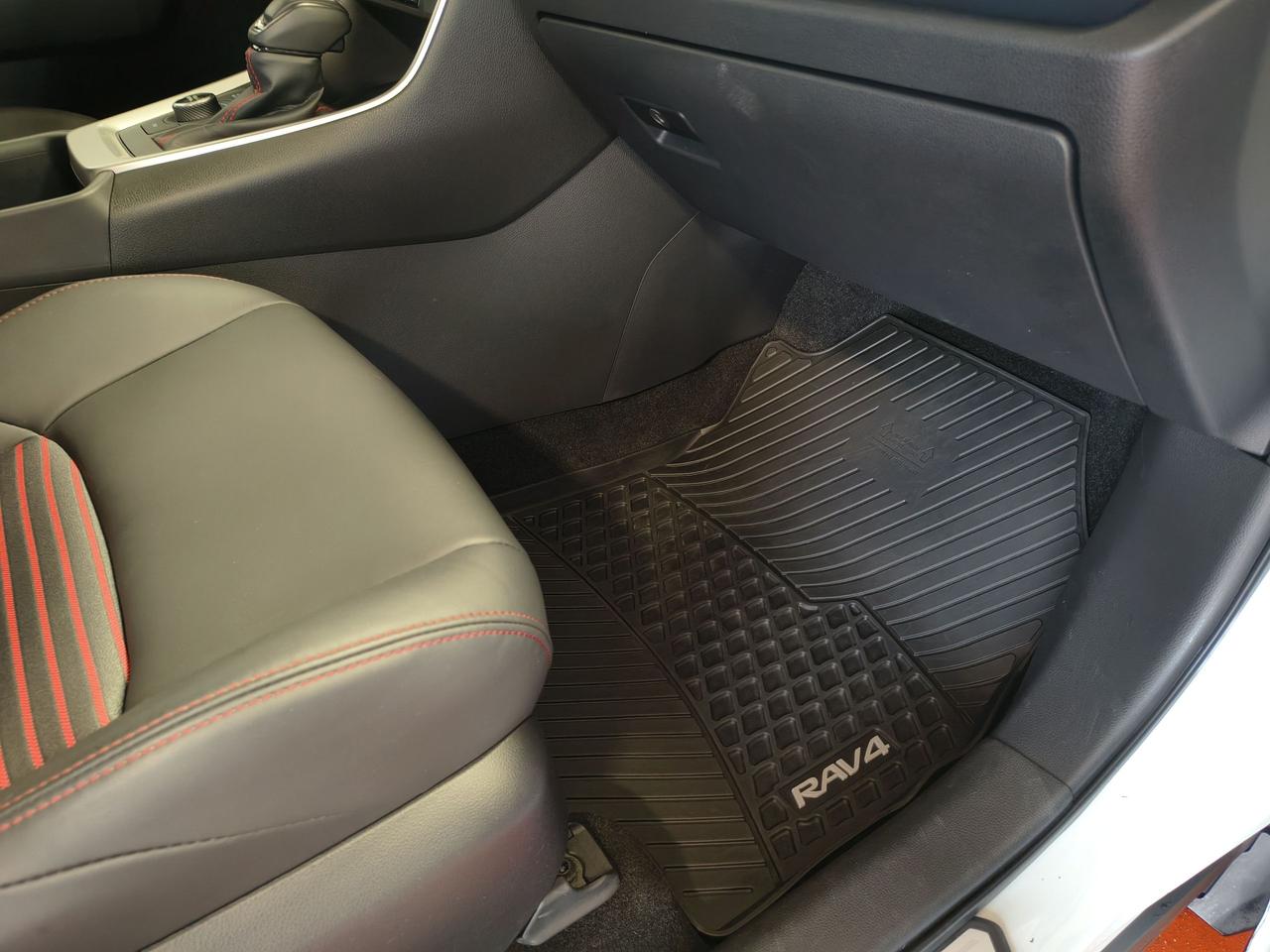 2023 Toyota RAV4 Plug-In Hybrid XSE Photo0
