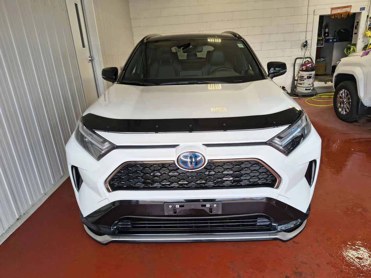 2023 Toyota RAV4 Plug-In Hybrid XSE Photo0