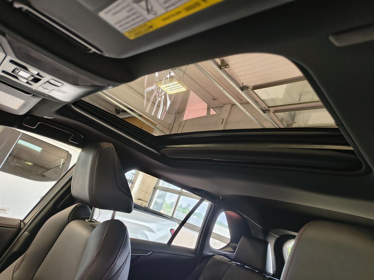 2023 Toyota RAV4 Plug-In Hybrid XSE Photo0